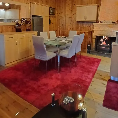 Semesterbostad Family *